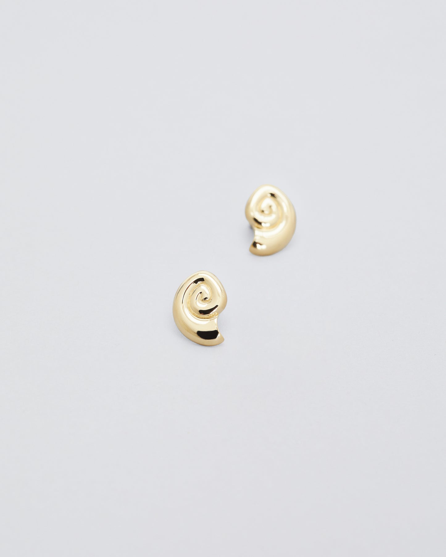 Shade Stud