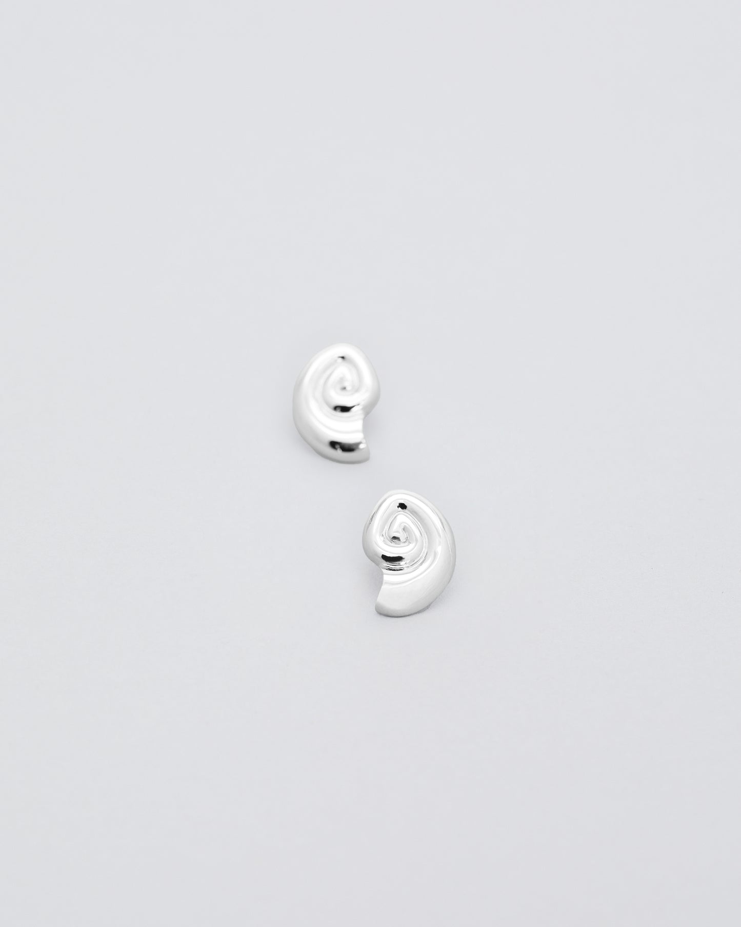 Shade Stud